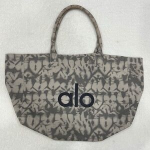 Alo Yoga Oversized Tote Bag Gray Tie Dye